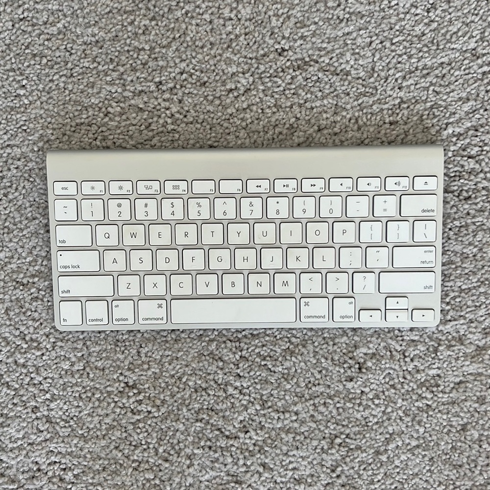 Apple wireless keyboard